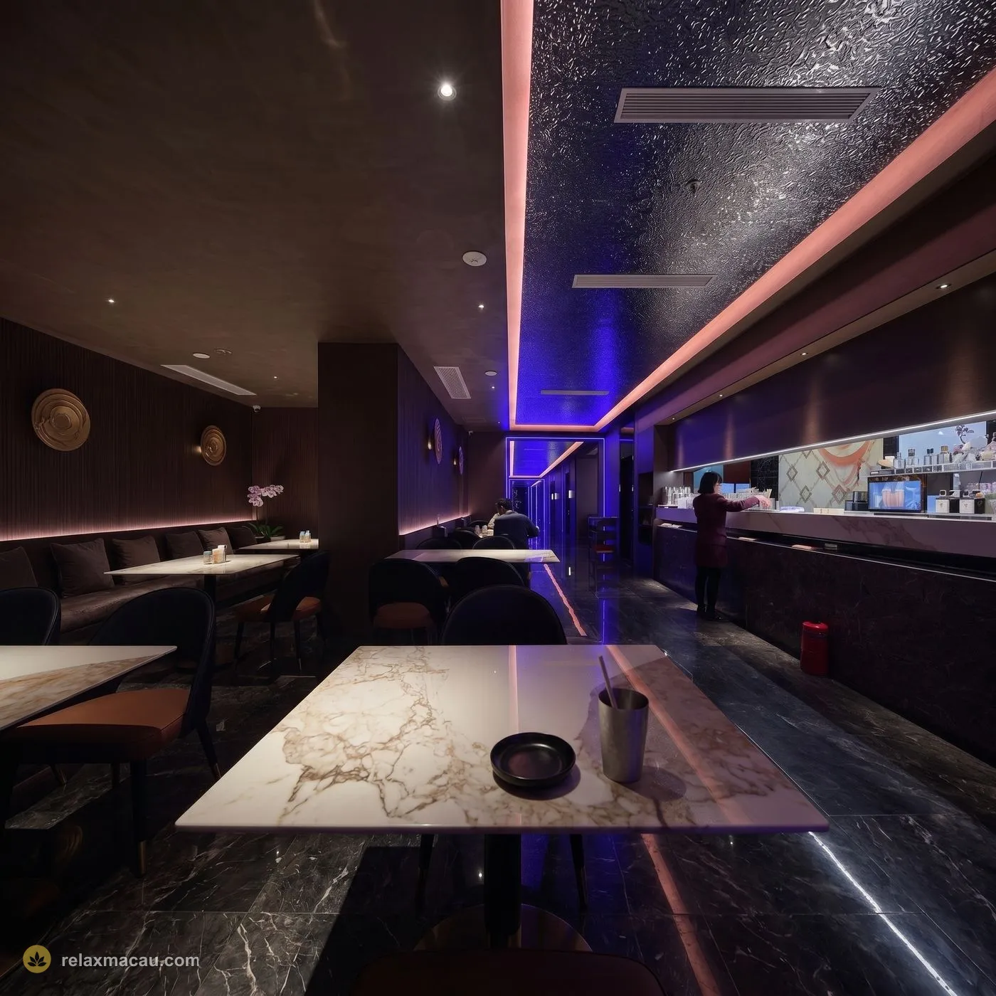 Familia Nobre marble bar and dining area