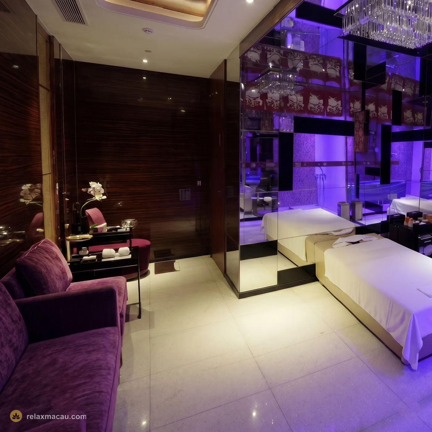 Familia Nobre mirror sitting-room suite