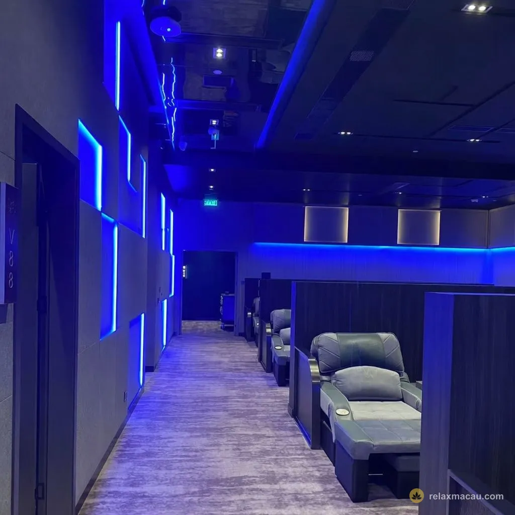 Shang Pin Spa blue-LED corridor