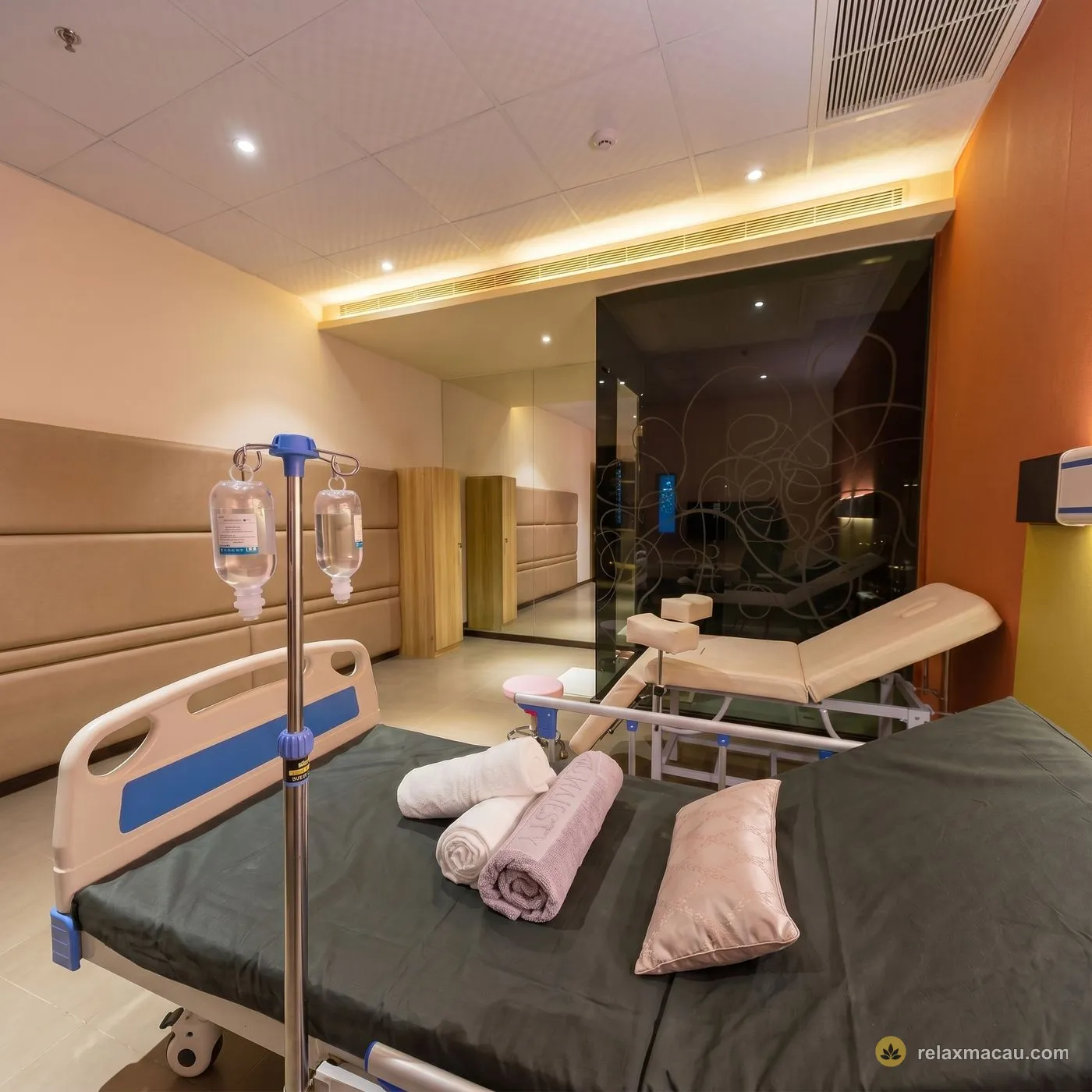 Majesty Spa medical themed room