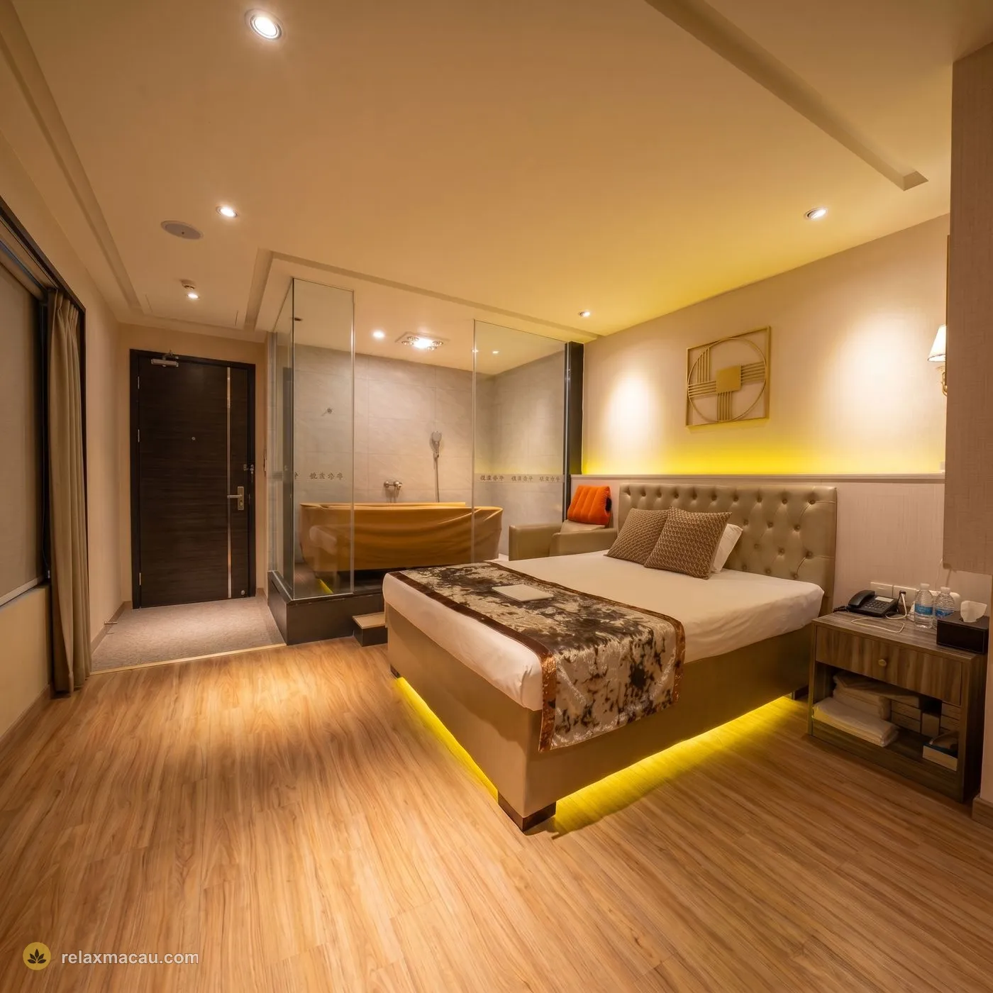 Victoria Sauna private waterbed room